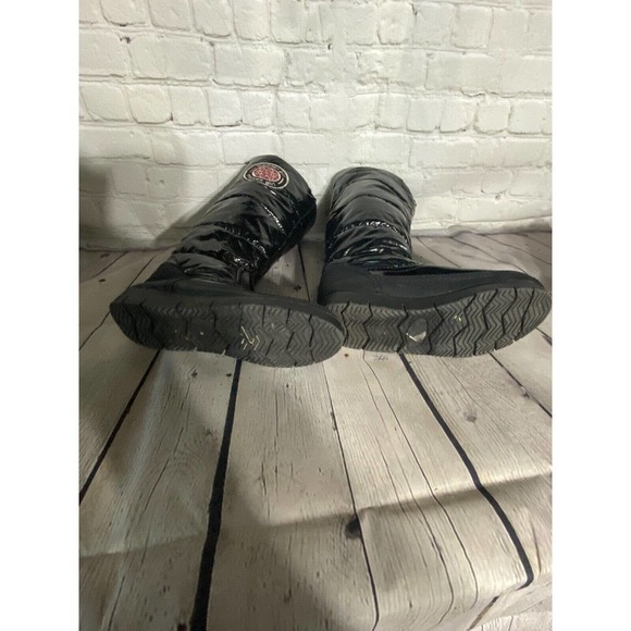 Madden Girl black with logo Igloo Boots Size 6, winter boots, snow boots - Picture 4 of 5